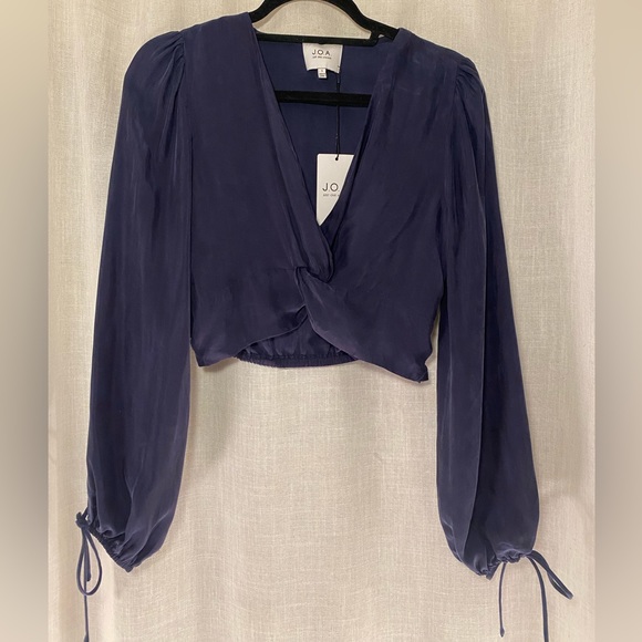 J.O.A navy blue silk crop blouse with side zip - size S - NWT - Picture 3 of 10